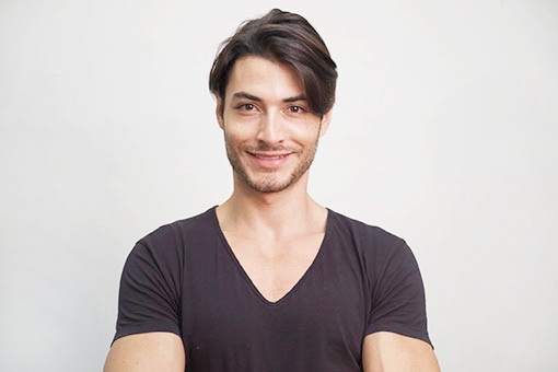 portrait du mannequin Robson Costa Après l'intervention | implants capillaires DHI Paris